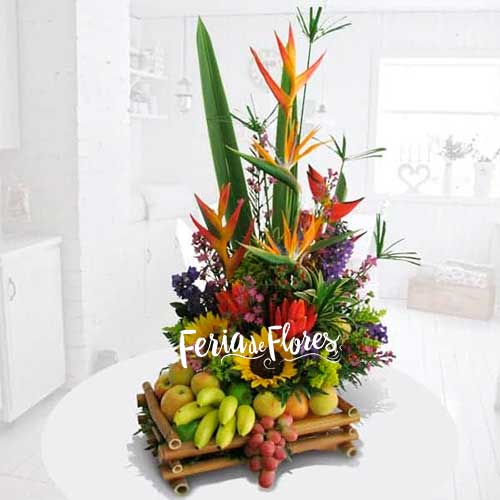 DR080 Arreglo Floral Con Frutas Bahamas